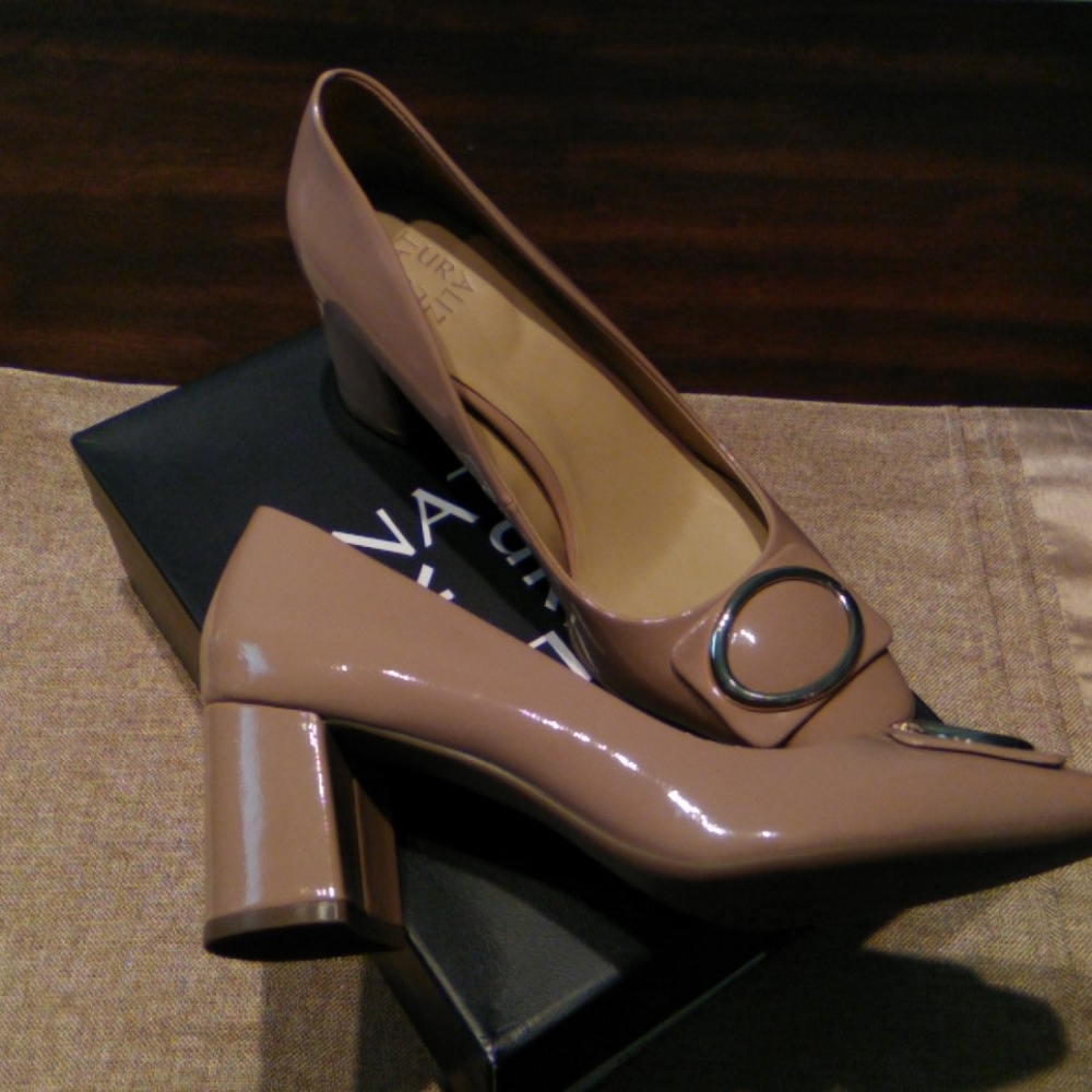 Naturalizer Pump Size 10M - Picture 2 of 5
